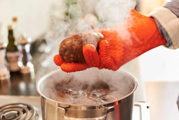 Silicone Oven & BBQ Gloves - Image 8