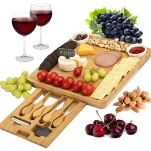 Alternative view of Natural Bamboo Cheese Board